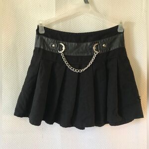 Stylish Black Chain-Accent Skirt